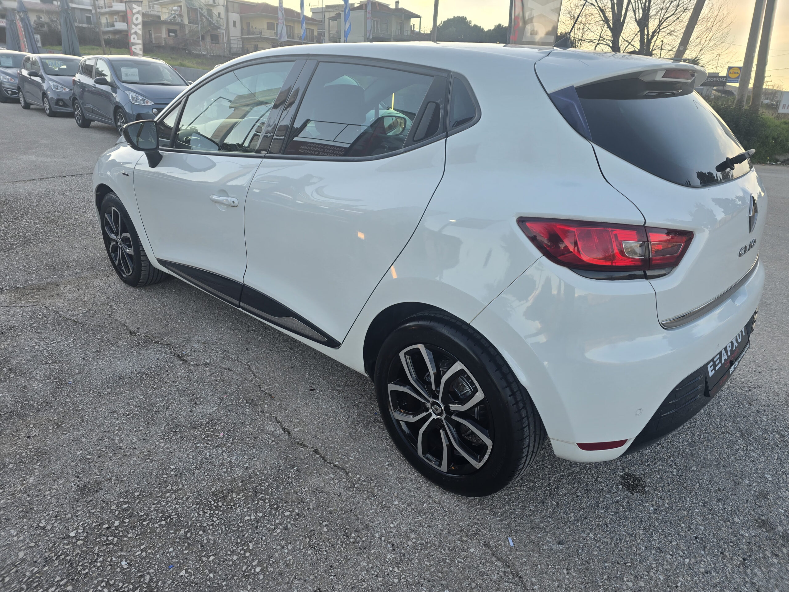 RENAULT CLIO 2018 ENERGY - Image 8