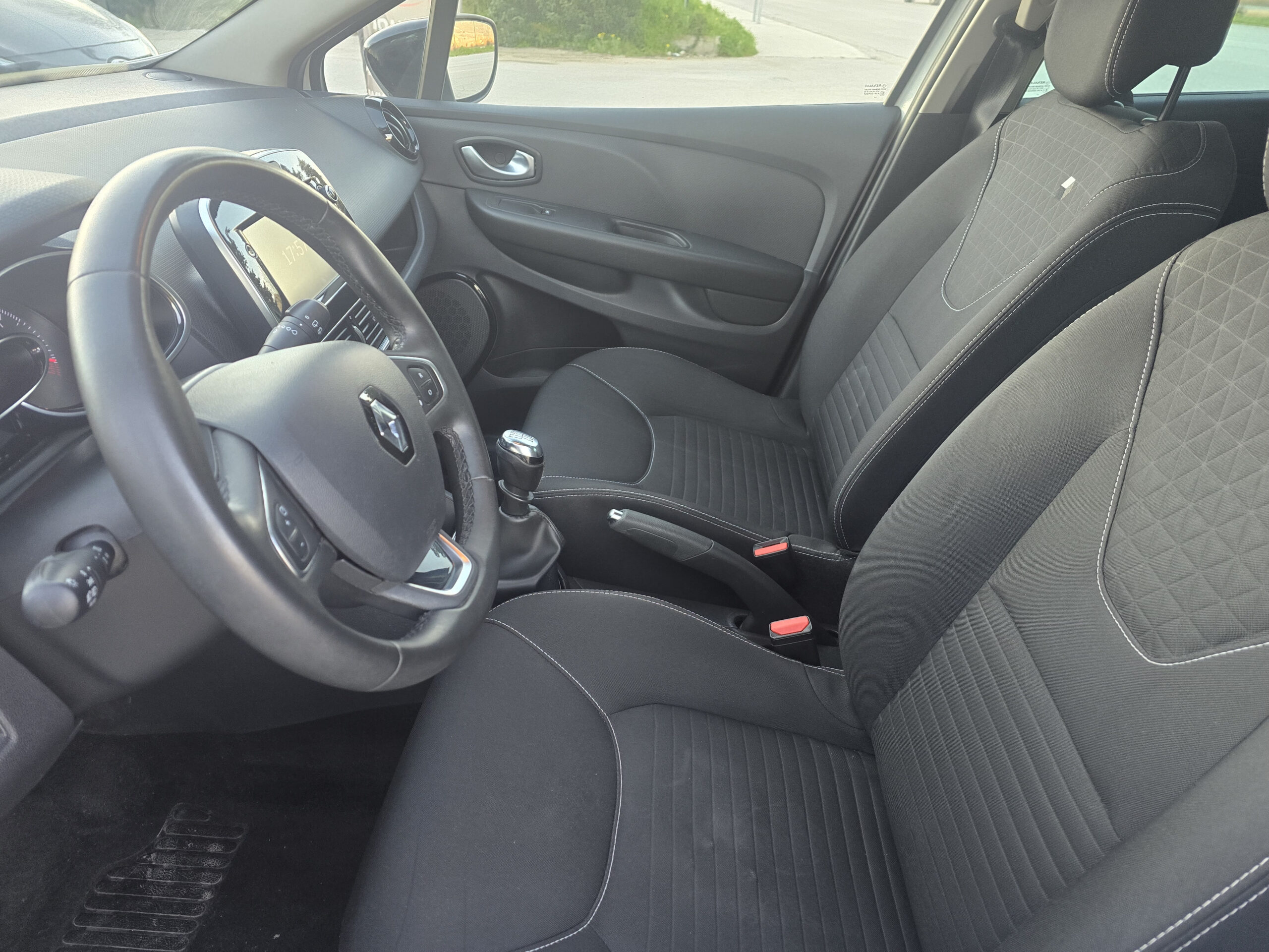 RENAULT CLIO 2018 ENERGY - Image 15
