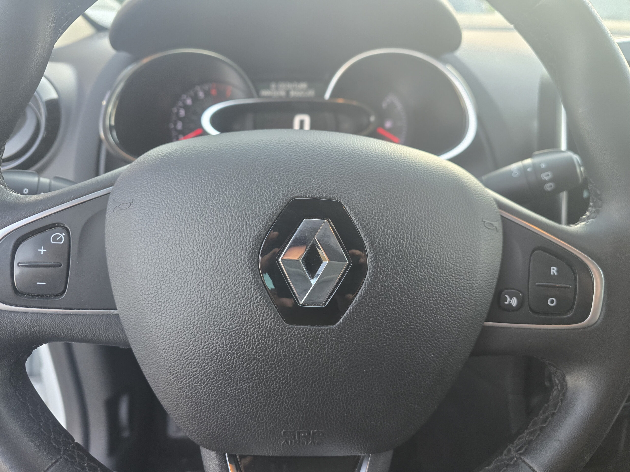RENAULT CLIO 2018 ENERGY - Image 16