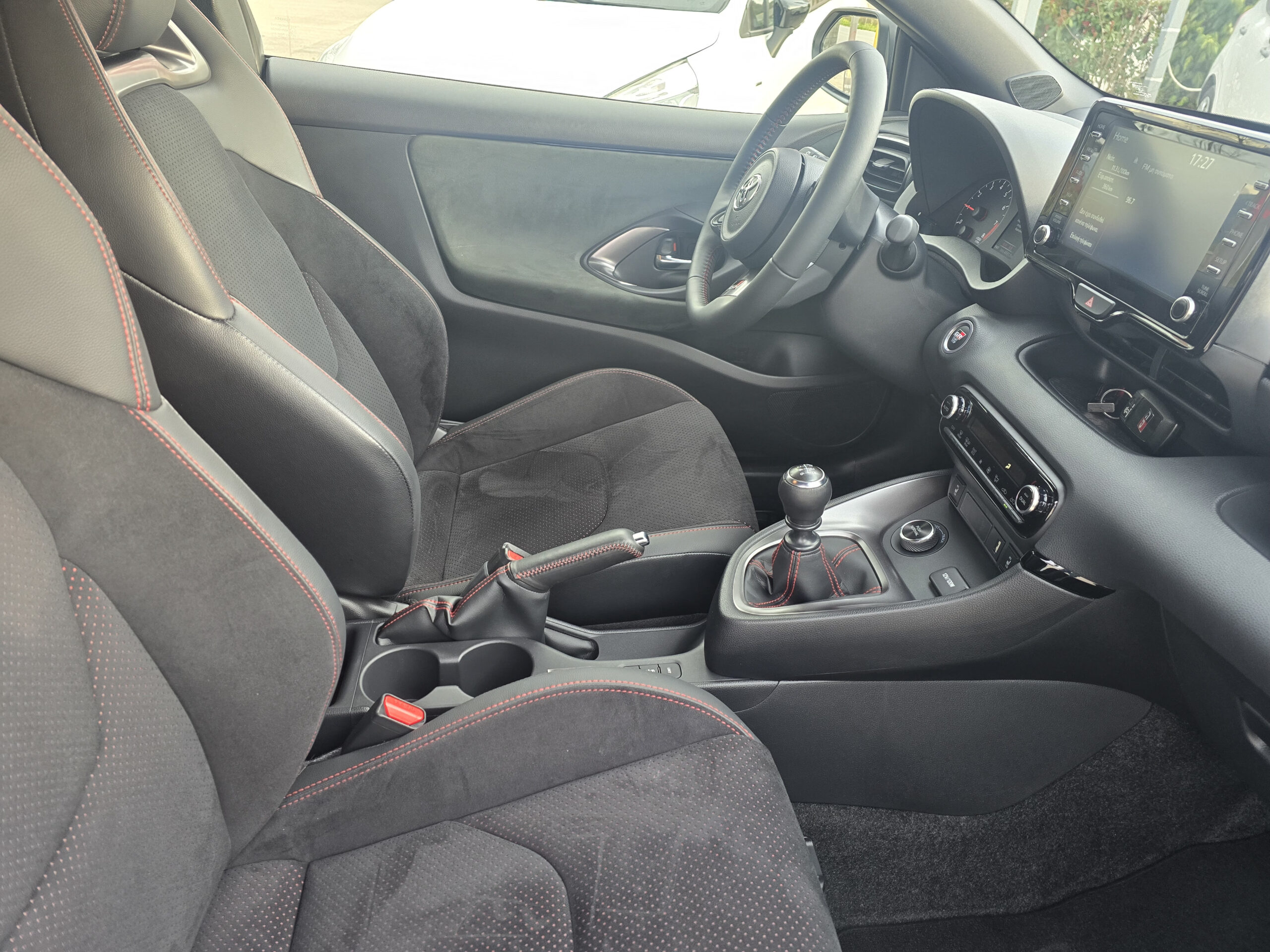 TOYOTA YARIS GR 4X4 - Image 11