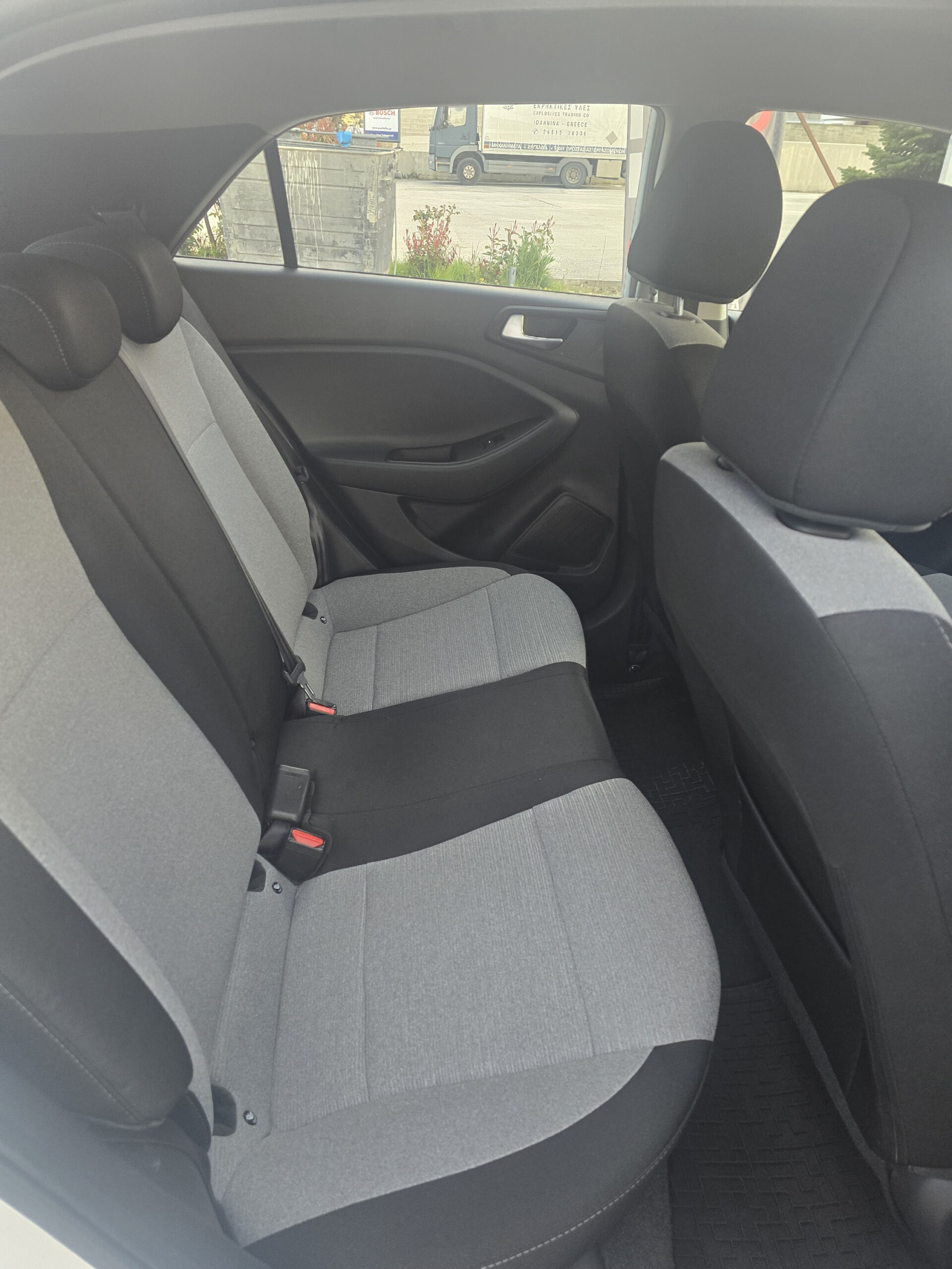 Hyundai i20 2017 Trend - Image 13