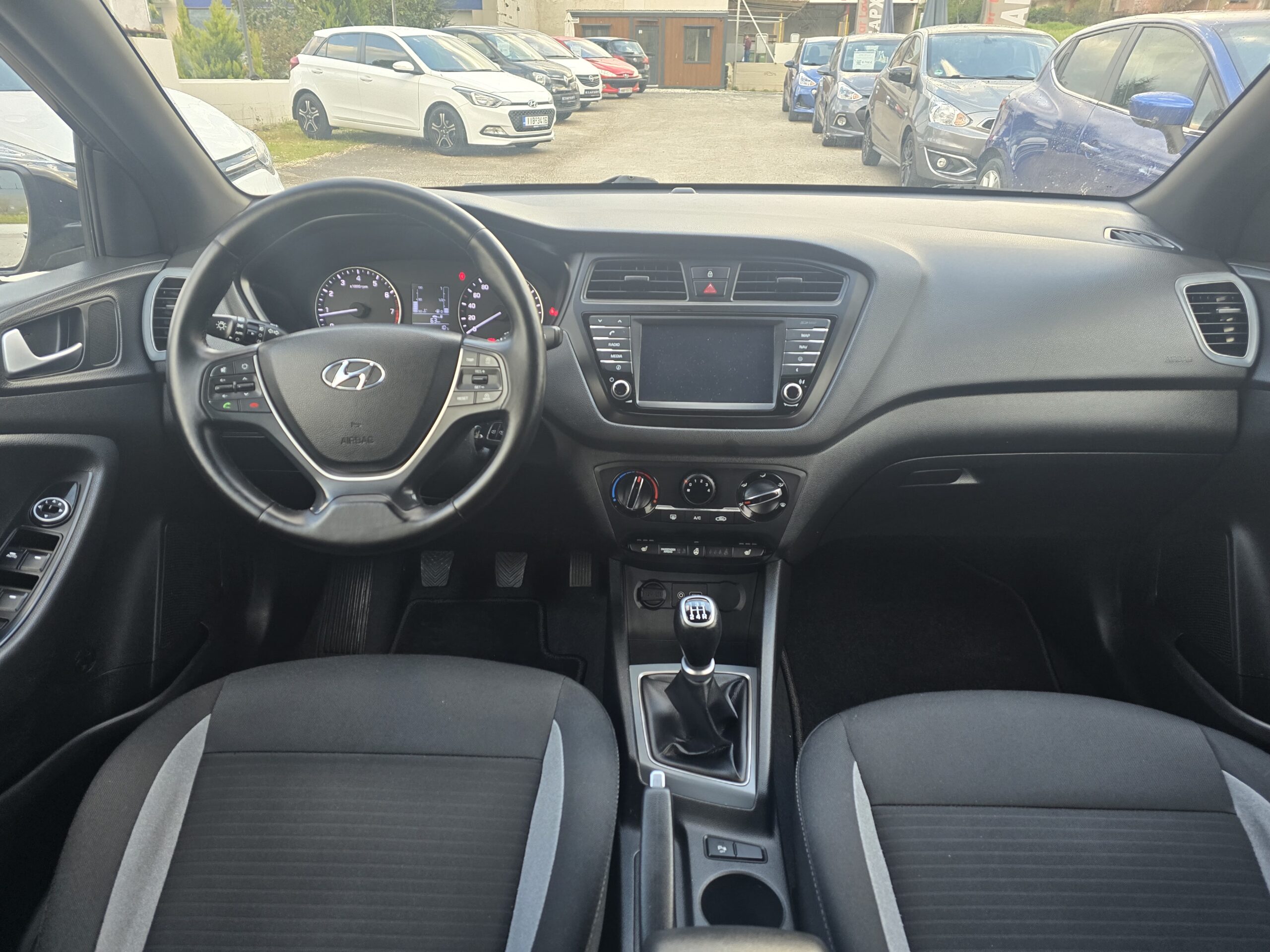 HYUNDAI !20 2017 COMFORT - Image 12