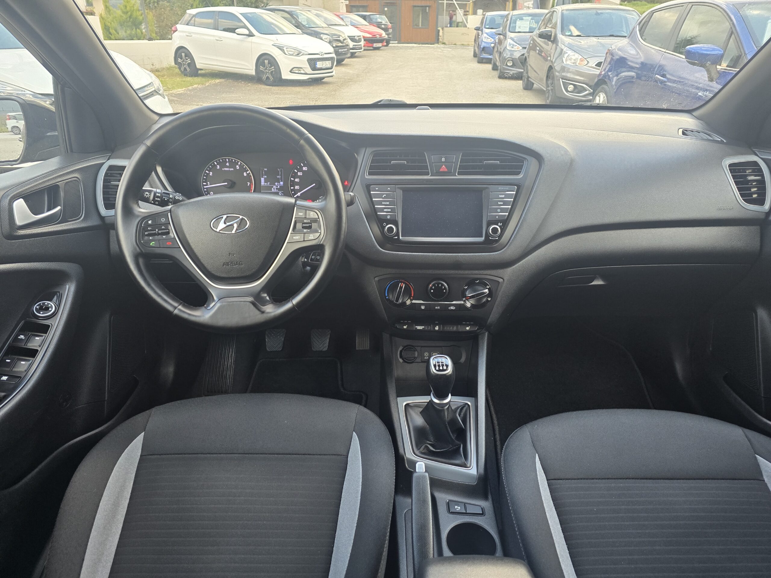 HYUNDAI !20 2017 COMFORT - Image 13