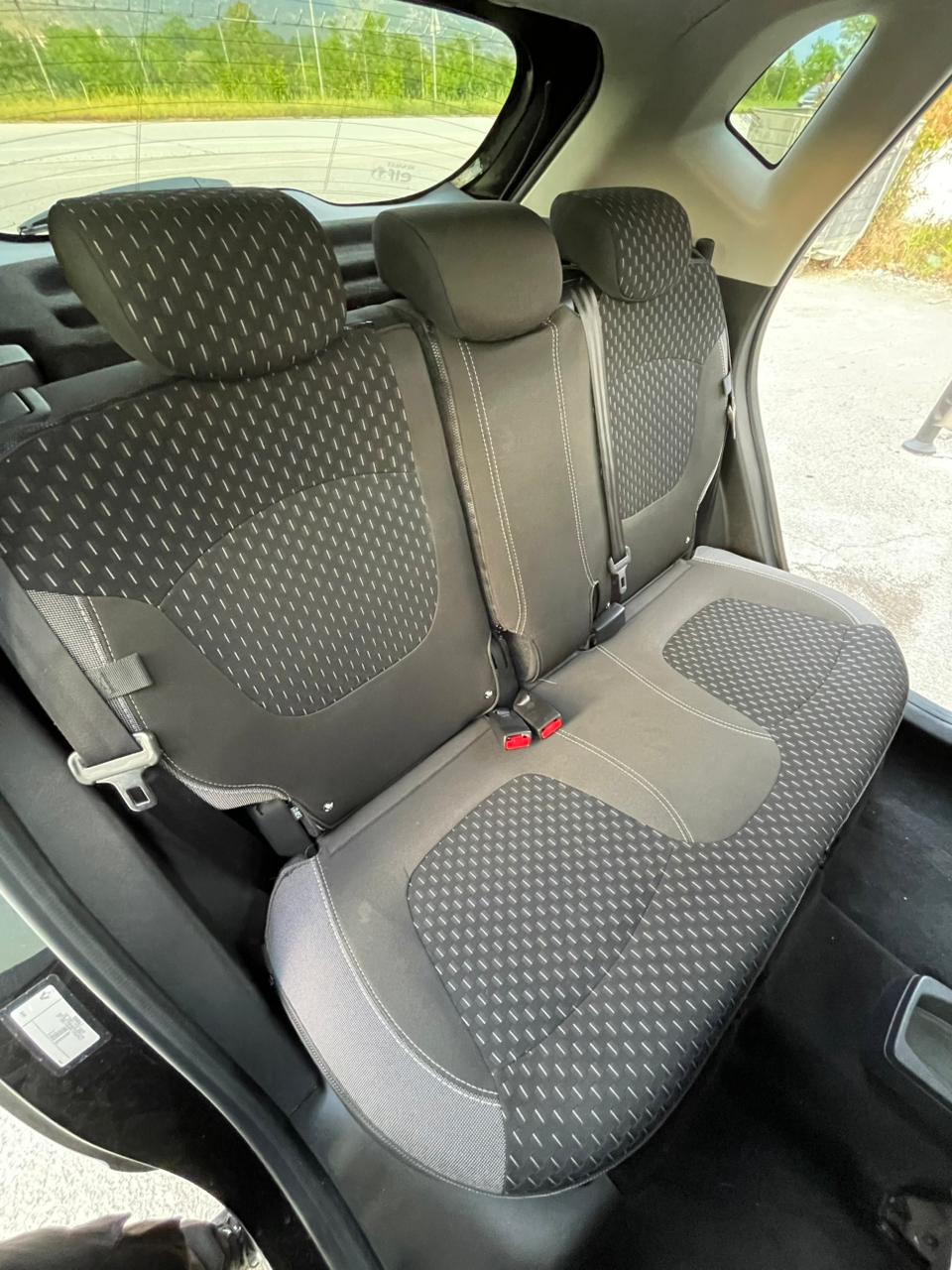 RENAULT CAPTUR 2018 - Image 15